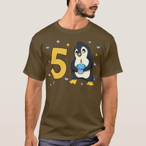 I am 5 with penguin kids birthday 5 years old T_Shirt