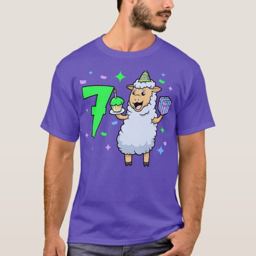 I am 7 with sheep girl birthday 7 years old T_Shirt