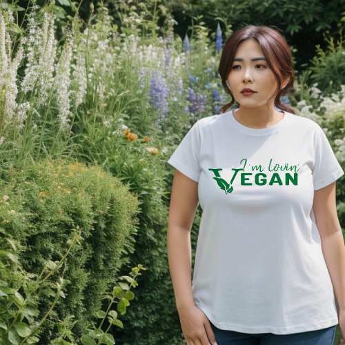 I am Lovin Vegan  T_Shirt