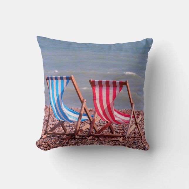 I do like to be beside the seaside throw pillow (Front)