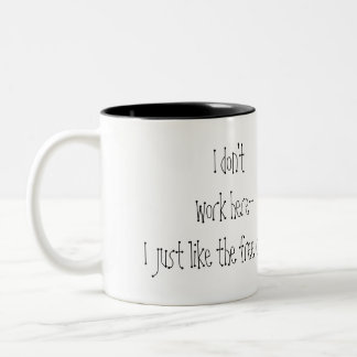 I don't work here- Two-Tone coffee mug