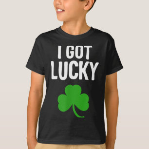 I Got Lucky Dad St Patricks Day Pregnancy Announce T-Shirt