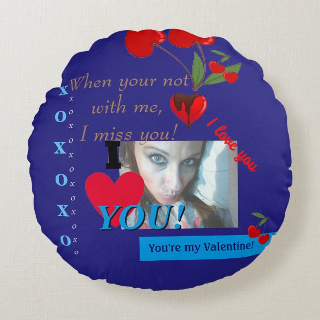 I heart you Valentines Day Boyfriend Photo Round Pillow (Front)