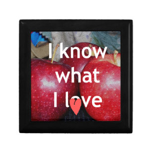 "I Know What I Love" – Apple-Themed Design Keepsake Box