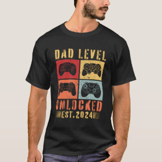 I Leveled Up To Dad 2024 Promoted To Daddy Level U T-Shirt
