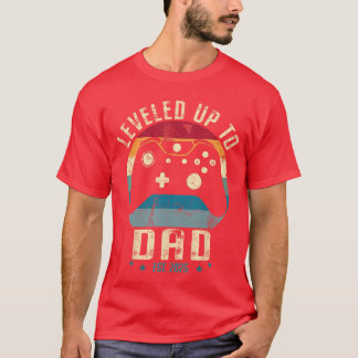 I Leveled Up to Dad 2025 Promoted to Daddy Soon to T-Shirt