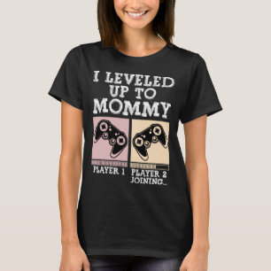 I Leveled Up To Mommy Video Game Player Gamer Moth T-Shirt