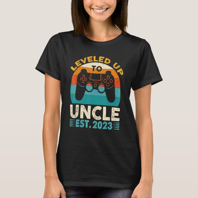 I Leveled Up To Uncle Est 2023  Pregnancy Announce T-Shirt (Front)