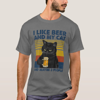 I Like Beer My Cat And Maybe 3 People Funny Cat Lo T-Shirt