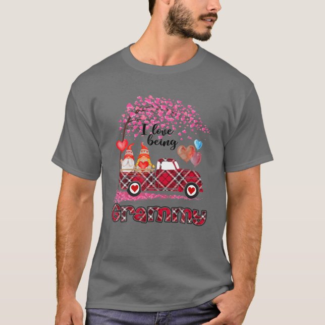 I Love Being Grammy Gnome Red Plaid Truck Valentin T-Shirt (Front)