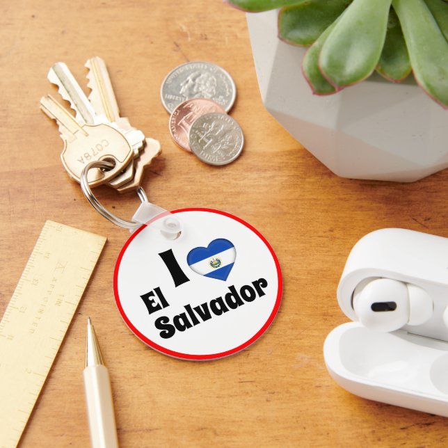 I love El Salvador & Heart - travel / sports Keychain (Desk)