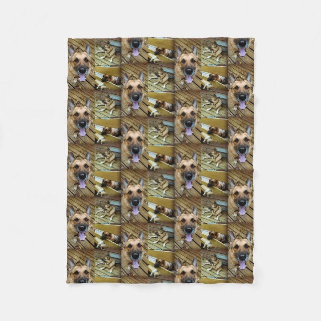 I LOVE GERMAN SHEPARDS fleece Blanket (Front)