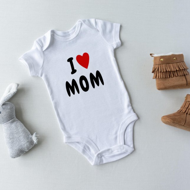 I love M O M  | Heart custom text MOM Baby Bodysuit