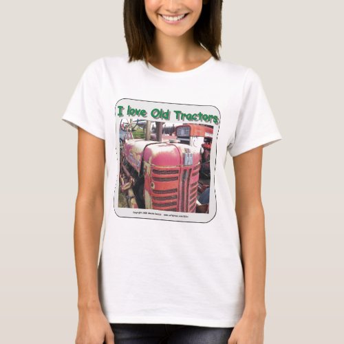 I love old International Harvester tractors T_Shirt