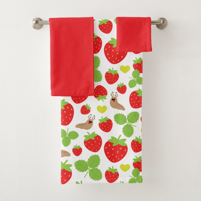 I Love Strawberries Seamless Pattern Bath Towel Set (Insitu)