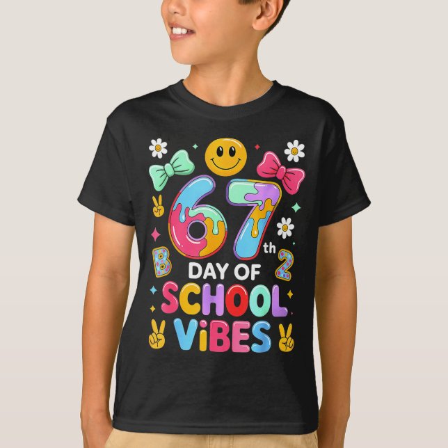 I Survived 67 Days Of School Funny 67 Teachers Stu T-Shirt (Front)