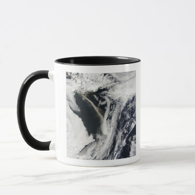 IcelandÃ¯Â¿Â½s EyjafjallajÃ¯Â¿Â½kull volcano Mug (Left)