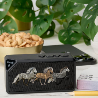 Icelandic horses in Tolt Bluetooth Speaker