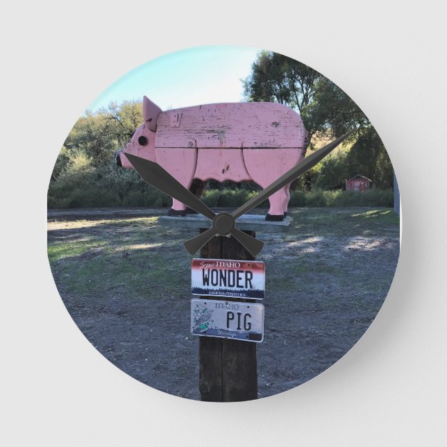 Idaho Wonder Pig, Funny Round Clock (Front)