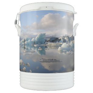 Igloo beverage cooler with icebergs in a lake