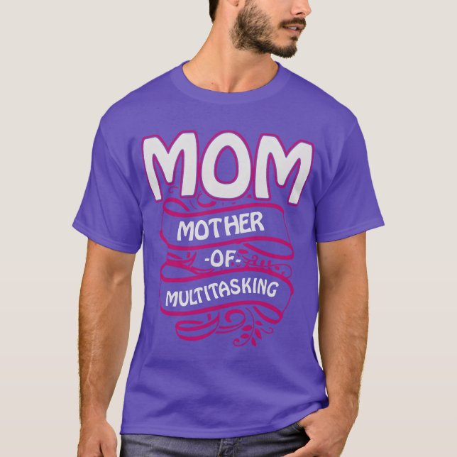 Illustration of Mom For Mothers Day retro T-Shirt (Front)