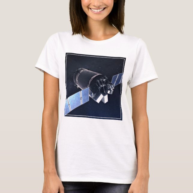 Illustration Of The Dragon Xl Spacecraft. T-Shirt (Front)