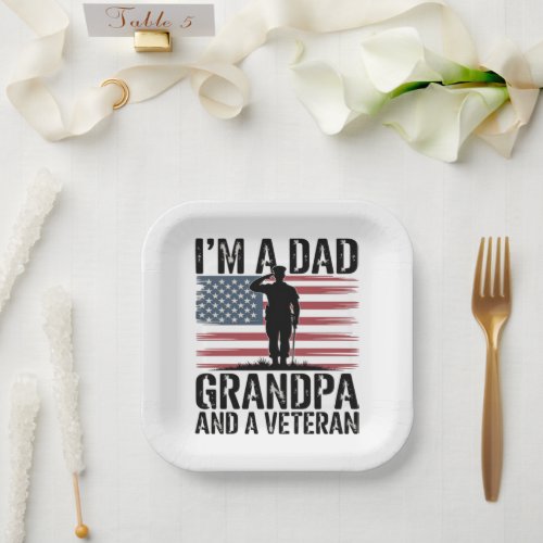 I'm A Dad Grandpa and Veteran Nothing Scares  Paper Plates