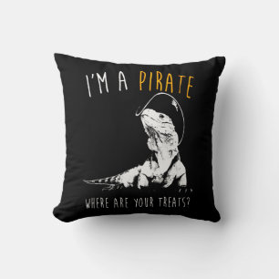I'm a pirate Iguana Throw Pillow