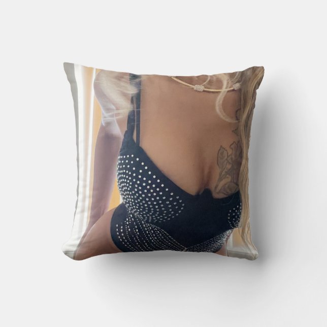 IMLA 4 Men Pillow with Blonde (Front)