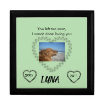 "in Loving Memory - Paw Print Heart Frame Gift Box