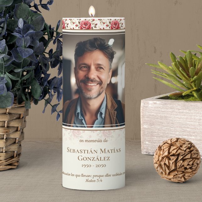 In Loving Memory Photo Spanish Funeral Pillar Candle (Beautiful funeral candle, a photo of your loved one, celebration of life, text written in Spanish)