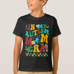 In My Autism Mom Era Groovy Puzzle Piece Retro Mot T-Shirt