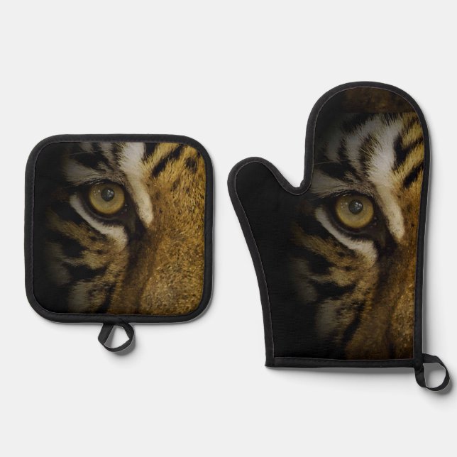 In the Eye of a Tiger Oven Mitt & Pot Holder Set (Front)