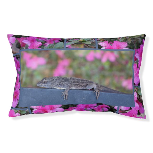 Indoor/Outdoor Lizard and Flowers Pet Bed (Front)