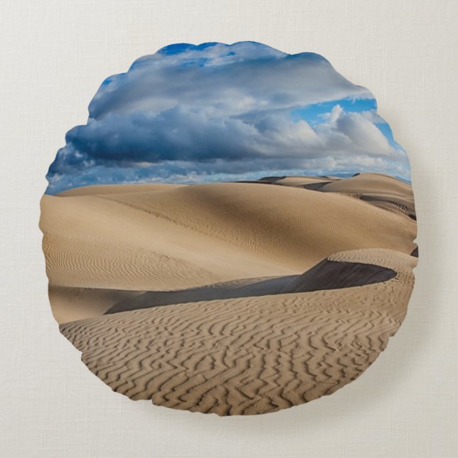 Infinite Dunes Round Pillow (Front)