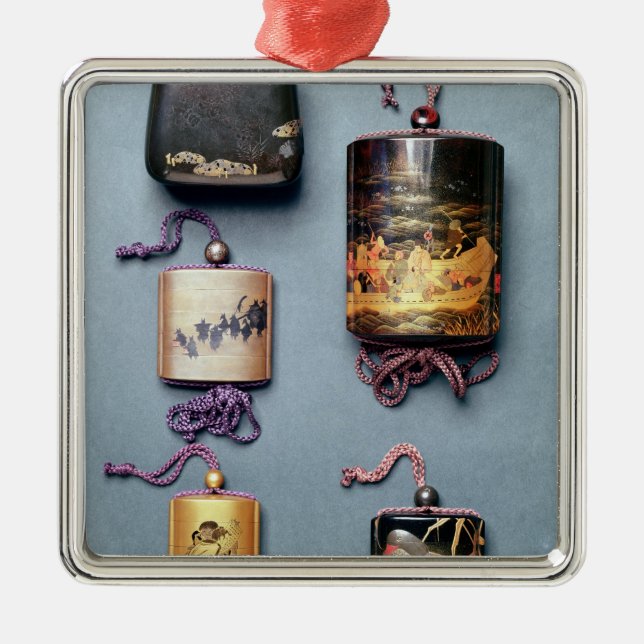 Inro and tobacco pouch metal ornament (Front)