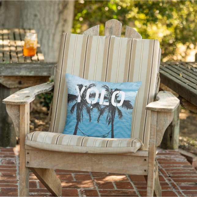 Inspirational Quotes Beach YOLO You only live once Throw Pillow (Chair)