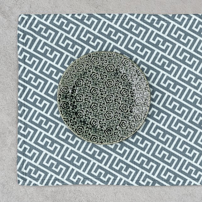 Intersecting E Alphabet Pattern Cloth Placemat (Table placemat)