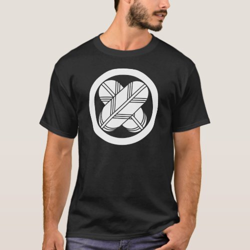Intersecting hawk feathers in circle T_Shirt