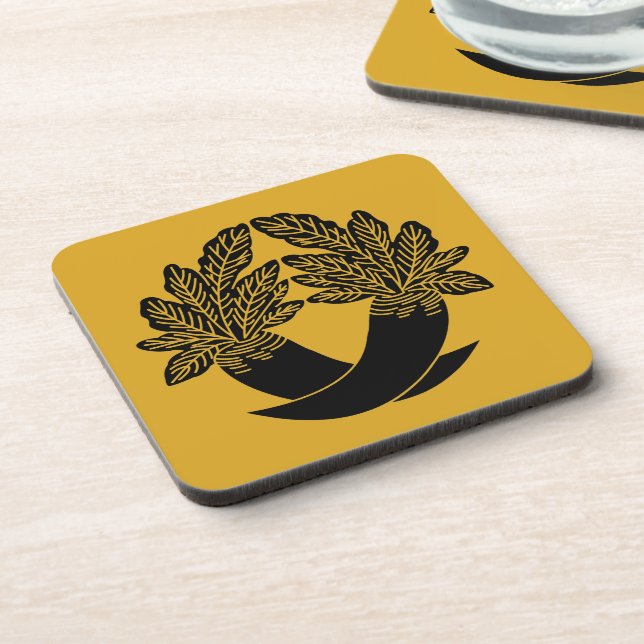 Intersecting radishes drink coaster (Left Side)