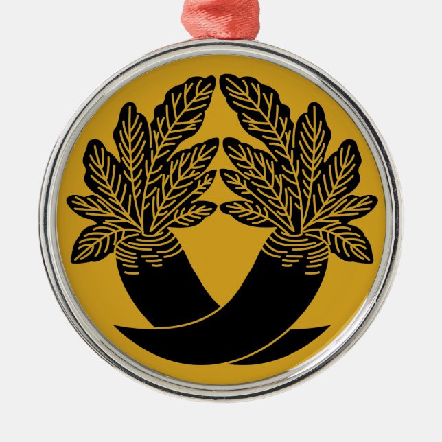 Intersecting radishes metal ornament (Front)