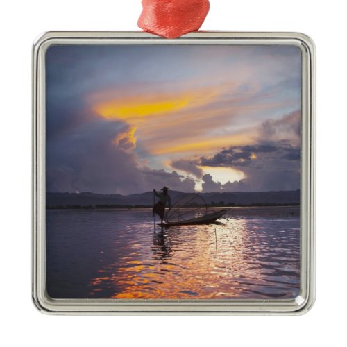 Intha fisherman leg rowing boat fishing with net metal ornament
