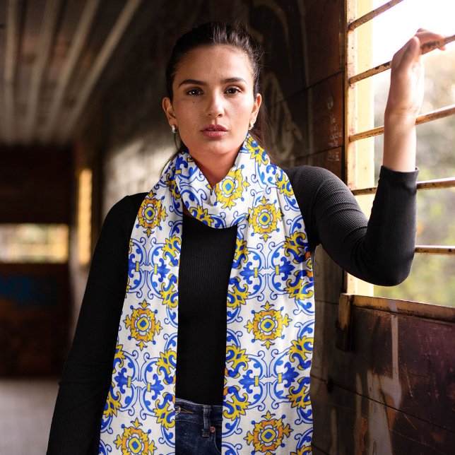 Intricate Portugal Azulejo Tile Pattern Women Scarf (Intricate Portugal Azulejo Tile Pattern Women Scarf)