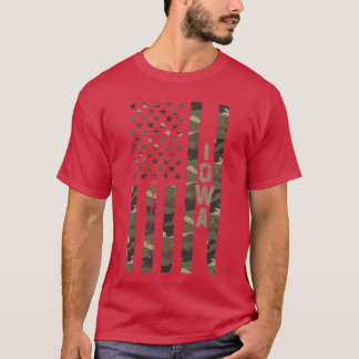 Iowa United States Distressed Camo w US Flag boy T-Shirt