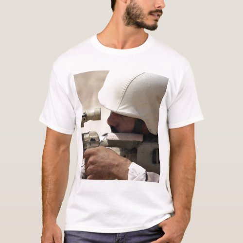 Iraqi Army Sergeant sights in down range T_Shirt