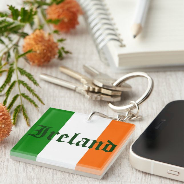 Ireland Flag Keychain (Front Right)