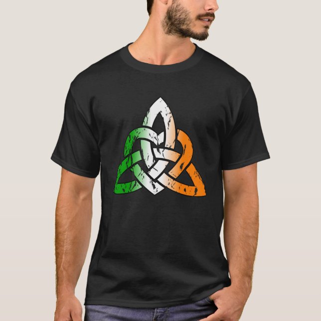 Irish Celtic Trinity knot heart St Patrick s T-Shirt (Front)