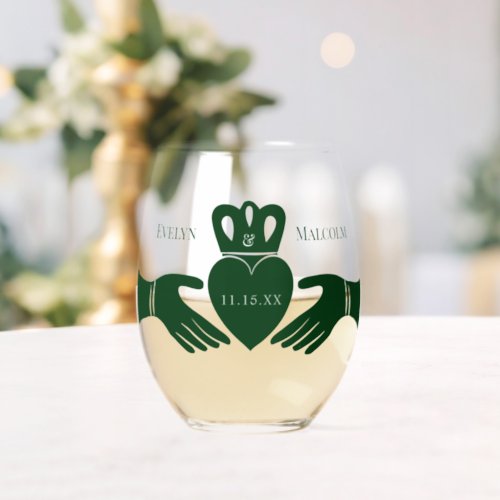 Irish Claddagh Ring Simple Graphic Green Stemless Wine Glass