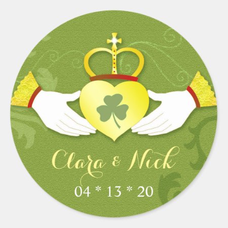 Irish Elegance Gold & Green Wedding Favor Classic Round Sticker