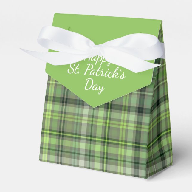 Irish Green Plaid Pattern Happy St Patrick`s Day  Favor Boxes (Front Side)
